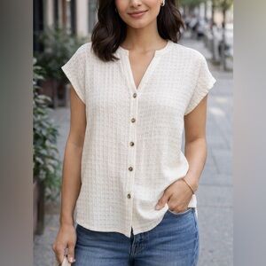 Fred David Ivory Textured Waffle Knit Button Front Top Size Large. Chic